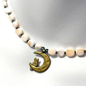 Natural Shell Beaded Short Necklace & Bronze Cat on the Moon Pendant